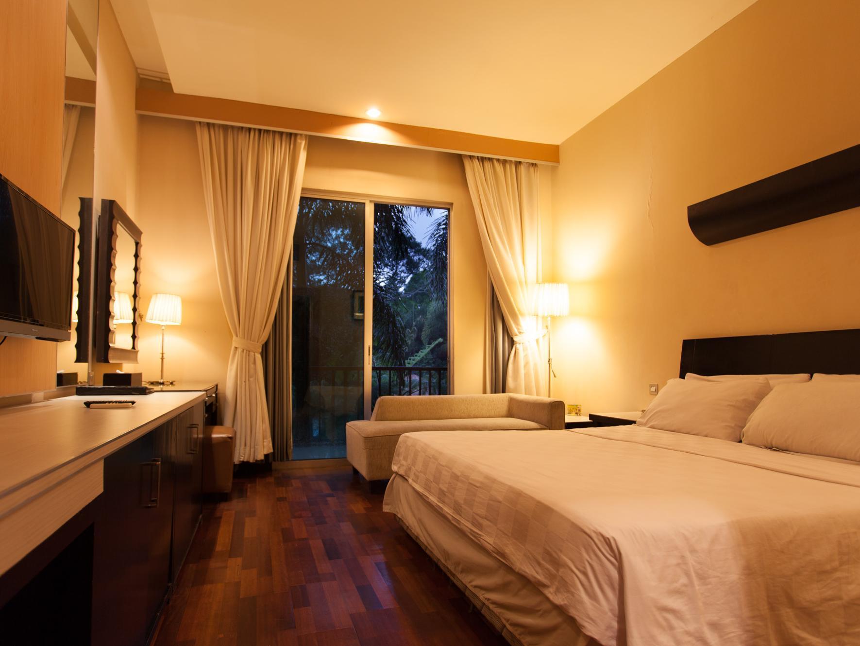 Grand Arjuna Hotel